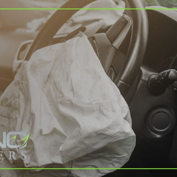 ¿Es responsable la compañía de automóviles si los airbags no se despliegan?
