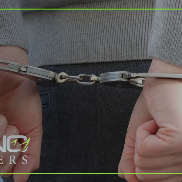¿Qué sucede si me arrestan por un DUI mientras estoy en libertad condicional?