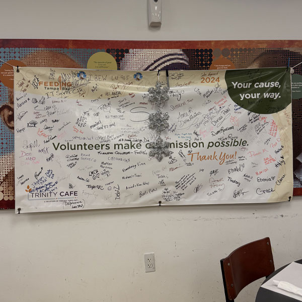 FeedingTampaBay-HolidayVolunteering2024_image2